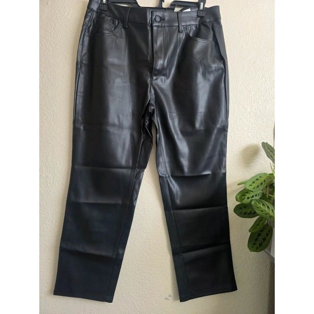 Time and Tru Black Faux Leather Straight Leg Pants – Size 16